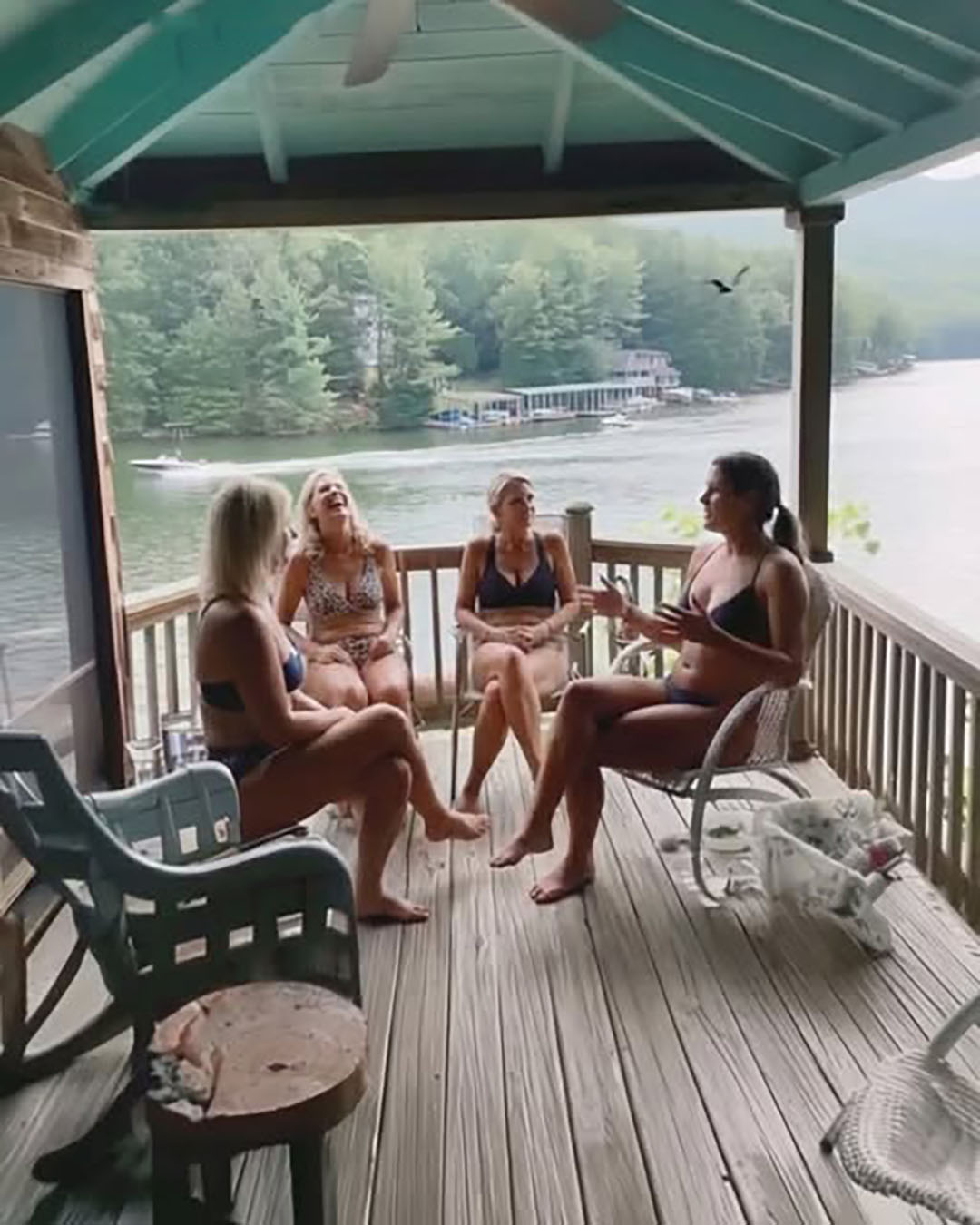 Ma belle-mère m’a volé les clés de la maison du lac que j’ai héritée de ma défunte mère pour y organiser une fête — le karma lui a donné une leçon avant même que je n’intervienne