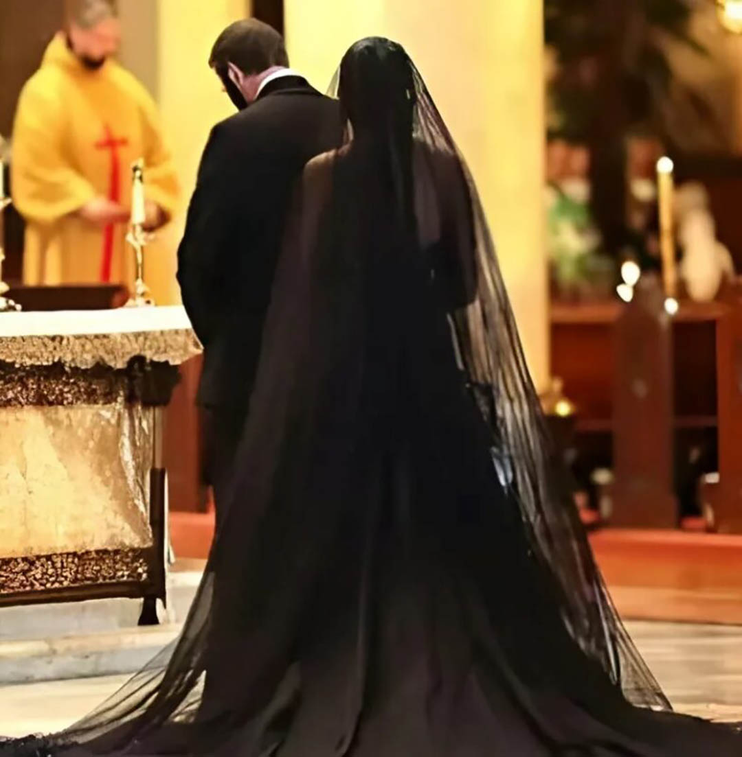 Ma fiancée est arrivée à notre mariage en robe noire… et quand j’ai découvert pourquoi, ma vie a basculé à jamais