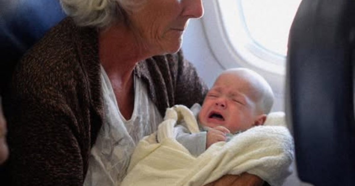 Ma petite-fille de trois mois a cessé de pleurer dès qu’un inconnu s’est approché d’elle — et la suite a laissé tout le monde stupéfait