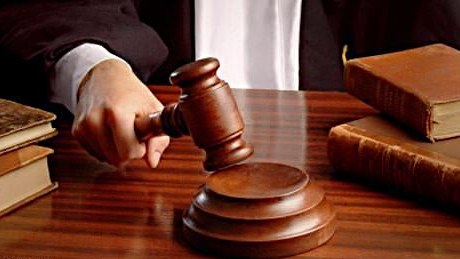 Au tribunal, une mère exécute le meurtrier présumé de sa fillette de 7 ans : le geste qui a glacé l’Allemagne