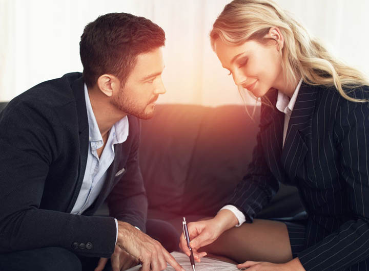 Ces petites habitudes féminines, souvent inconscientes, qui poussent les hommes à s’éloigner
