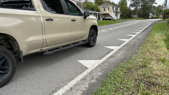 Des triangles sur la chaussée pour faire ralentir les automobilistes : la nouvelle arme secrète des routes