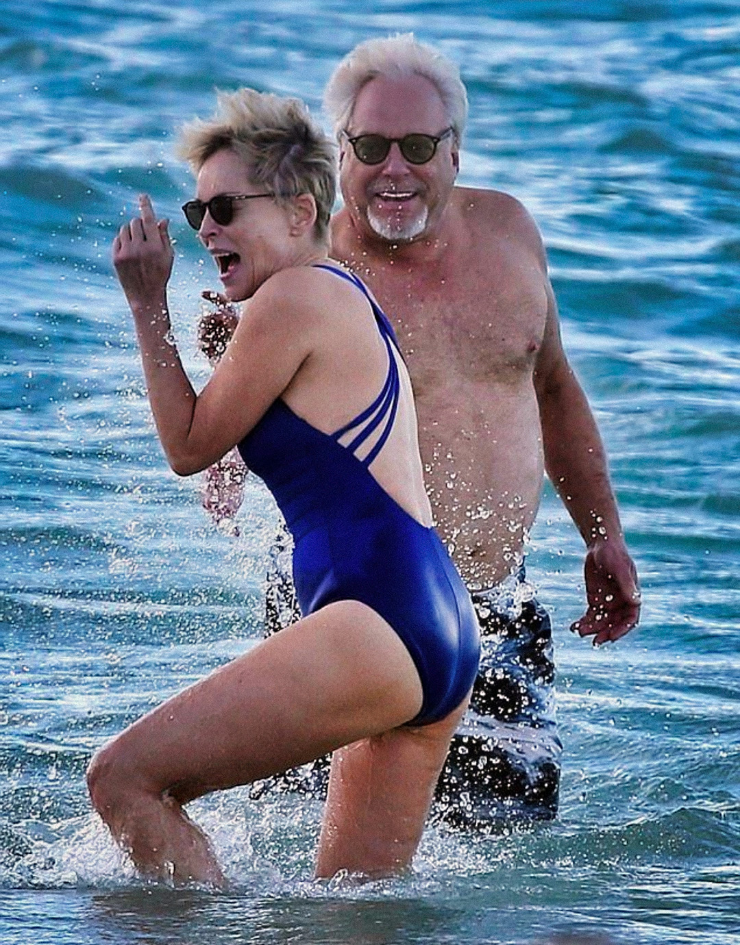 Méconnaissable sur la plage ? : les mots puissants de cette icône du cinéma intemporelle sur le vieillissement inspirent des millions de personnes !