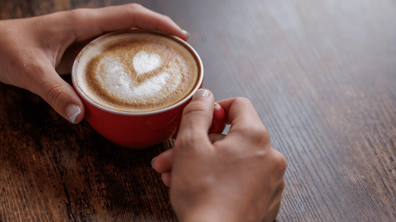 Ce qui arrive vraiment à votre corps quand vous buvez un café chaque matin, selon des experts