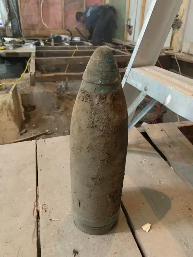 Obus militaire ancien retrouvé à Montréal
