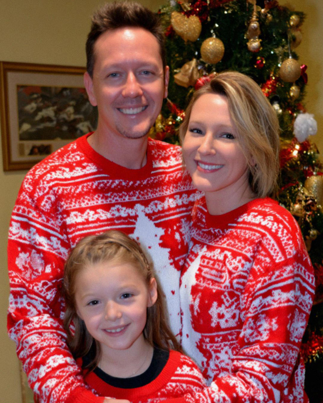 Mon mari a reçu un cadeau de Noël de son premier amour — après l’avoir ouvert devant nous, notre vie a changé à jamais