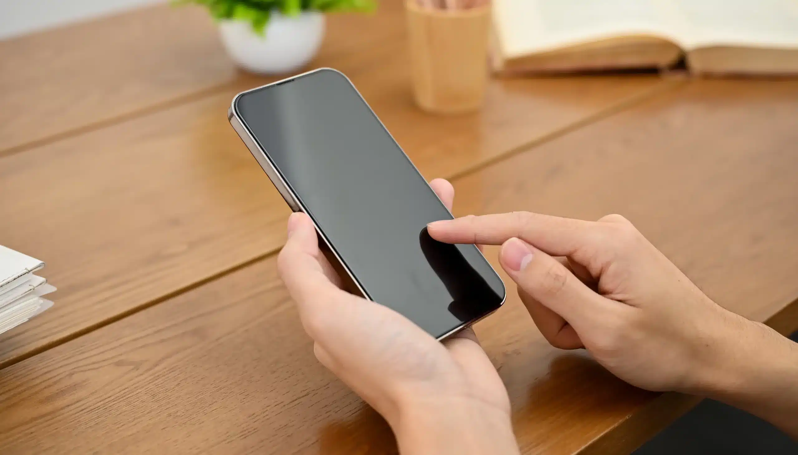 Téléphone qui sonne avec écran noir