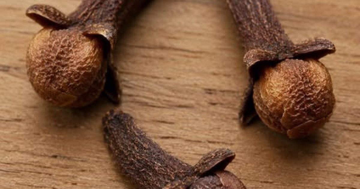Clou de girofle : les bienfaits surprenants de cette épice magique que vous avez sûrement dans votre cuisine