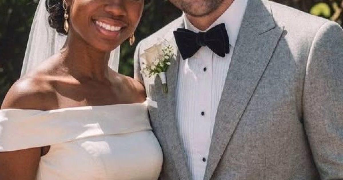 Il épouse une serveuse pour défier ses parents riches : la nuit des noces, elle lui murmure "Promets-moi de ne pas crier"