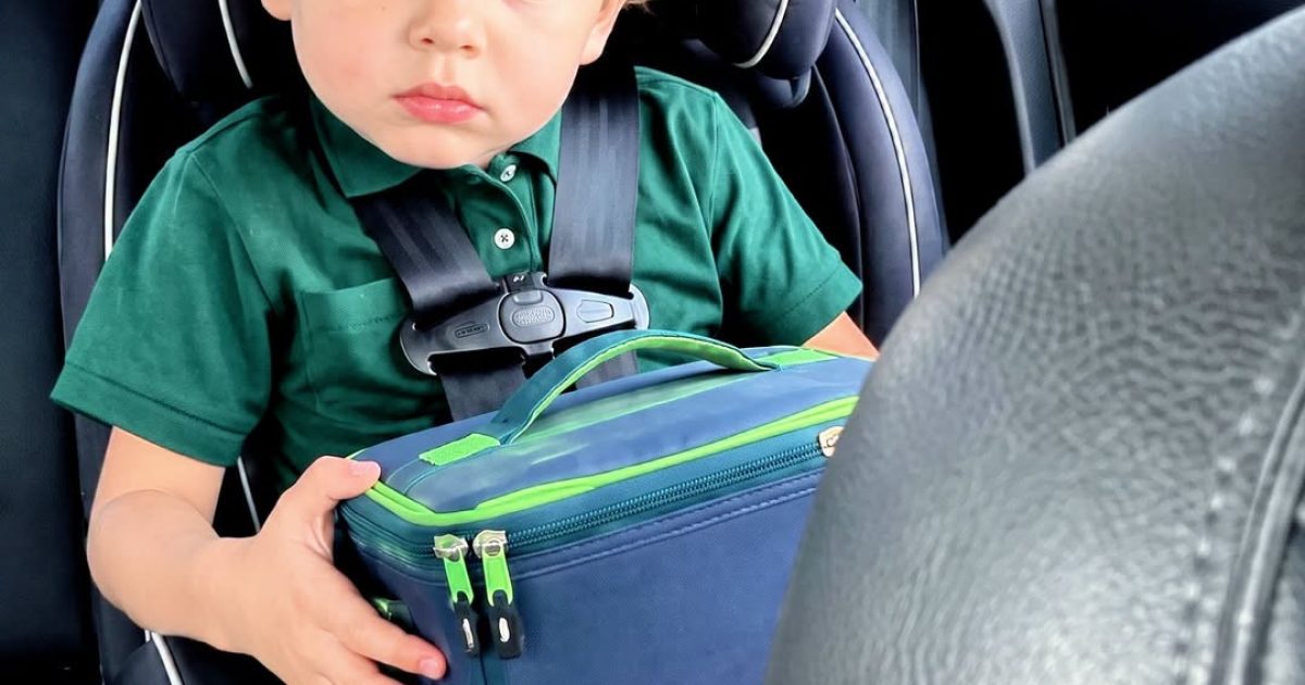 La boîte à lunch vide de son fils cachait un secret bouleversant : cette maman n'a pas pu retenir ses larmes