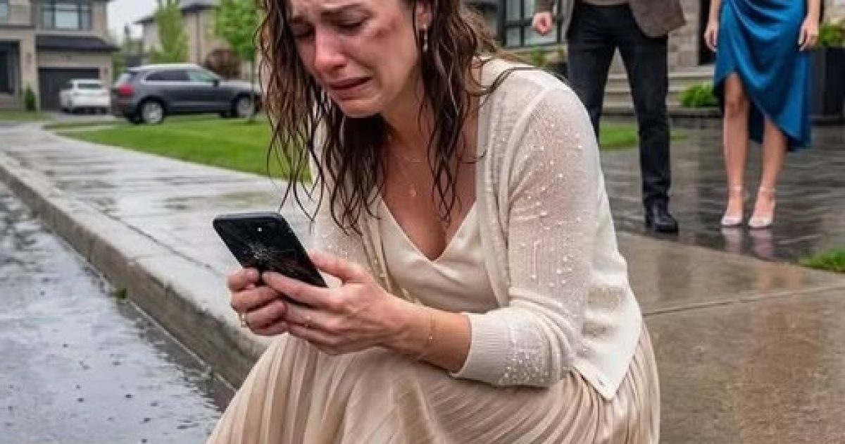 Elle s'est retrouvée seule sous la pluie après une trahison : la réponse de son père a tout fait basculer