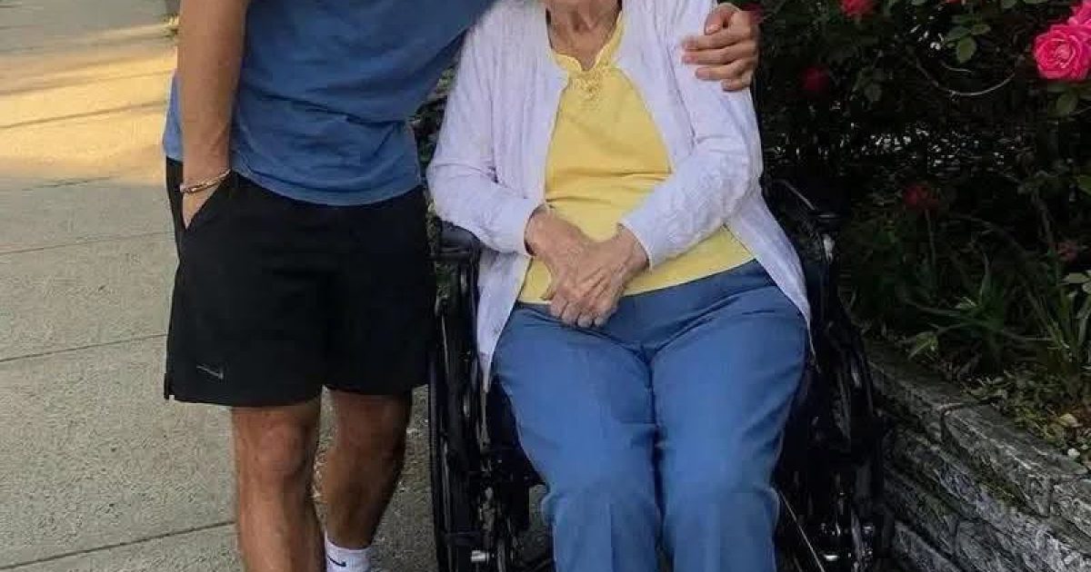 Il prend soin d'une voisine de 85 ans en échange d'un héritage : ce que l'avocat lui remet le lendemain change tout