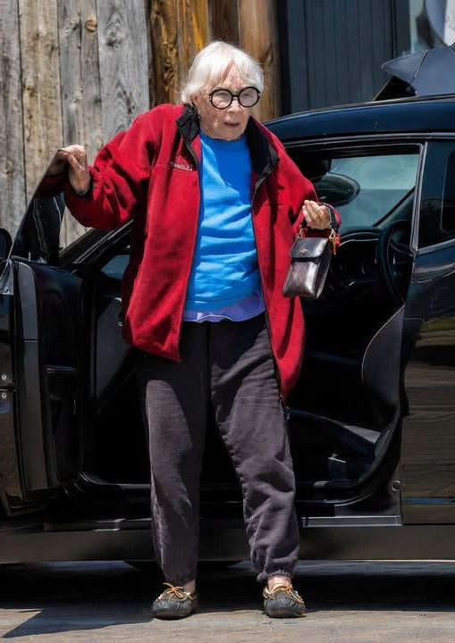Shirley MacLaine à 91 ans : la légende d'Hollywood qui a toujours vécu selon ses propres règles