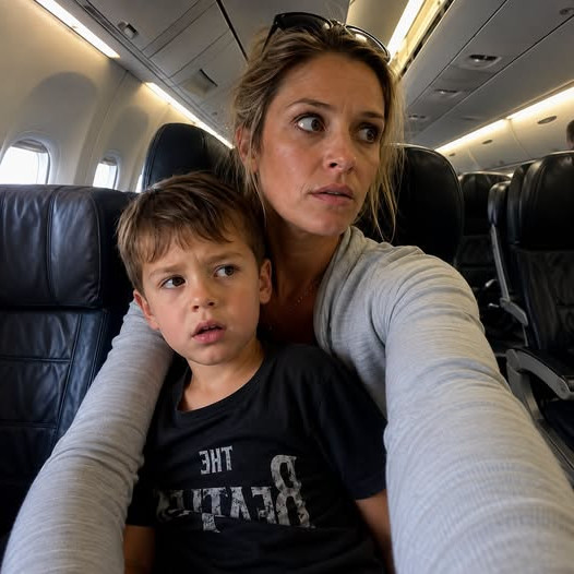 Elle monte en secret dans l'avion de son mari pour le surprendre : ses mots dans le micro changent tout