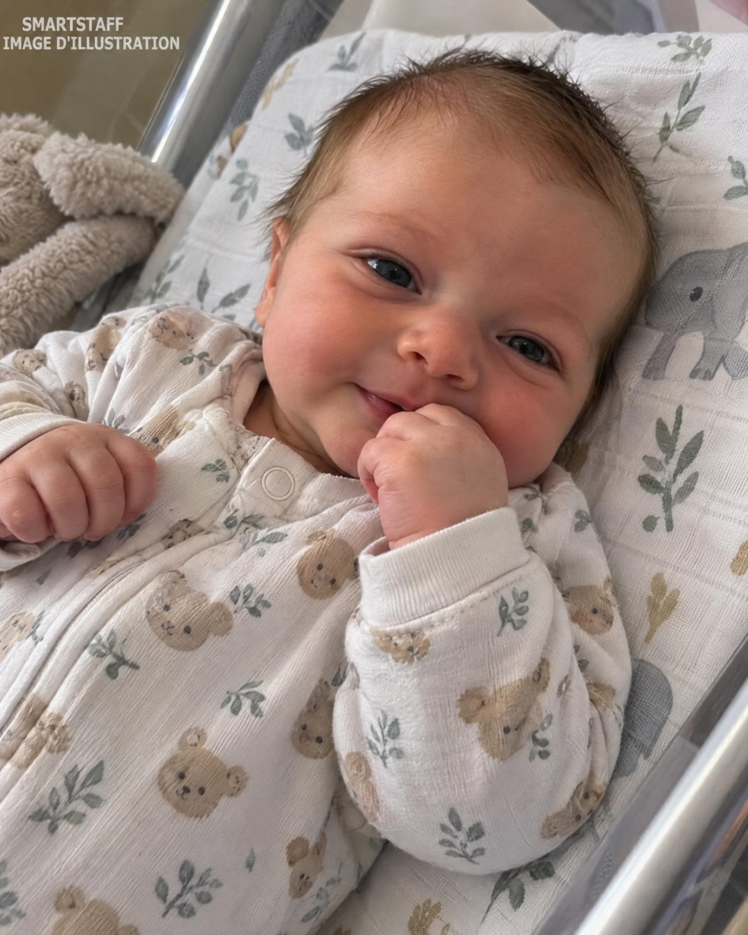 Elle devient mère porteuse pour son frère jumeau : ce qu'il dit en voyant le bébé va tout changer