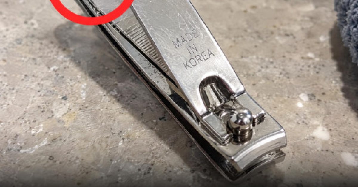 Le petit trou mystérieux du coupe-ongles : voici enfin à quoi il sert vraiment