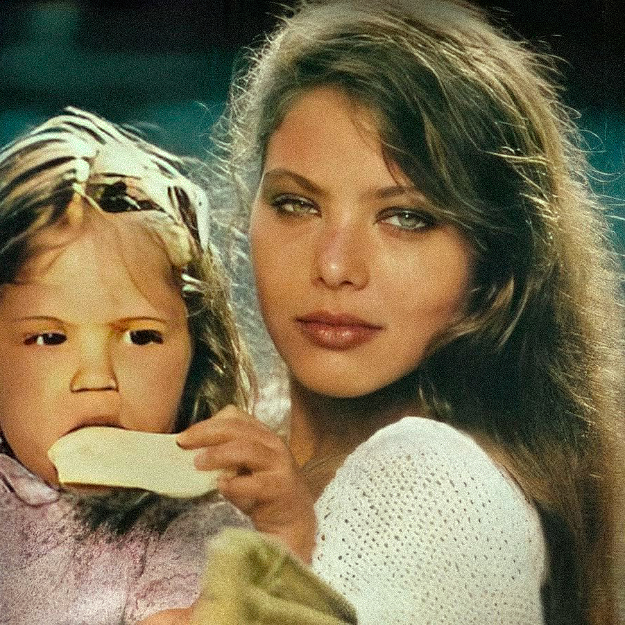 « Ornella Muti n’a pas pu transmettre son gène de beauté à ses filles » : à quoi ressemblent-elles ?
