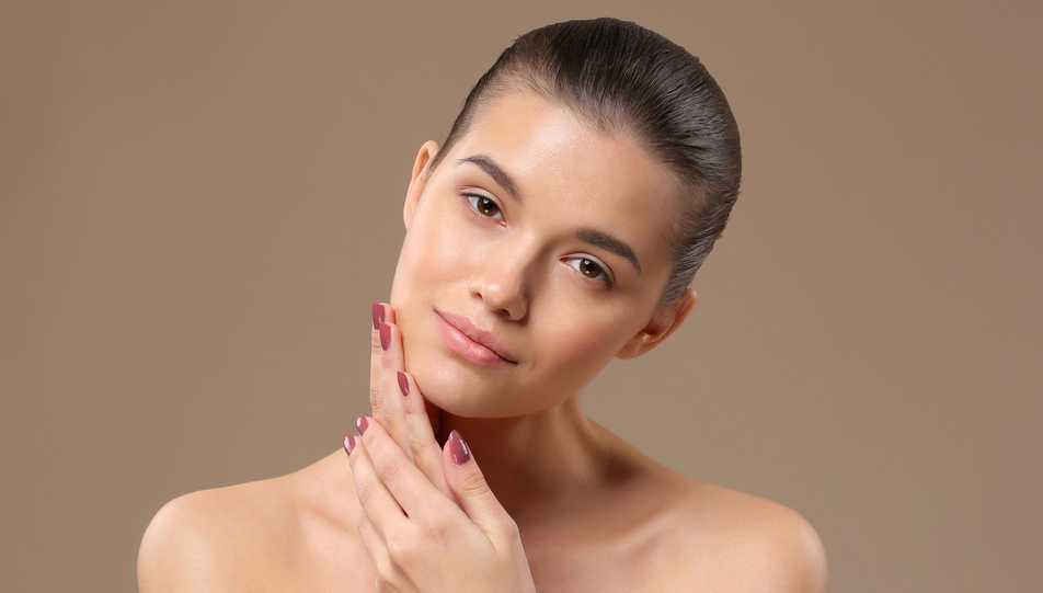 Le duo café-vaseline : le secret d’une peau éclatante sans produits chimiques