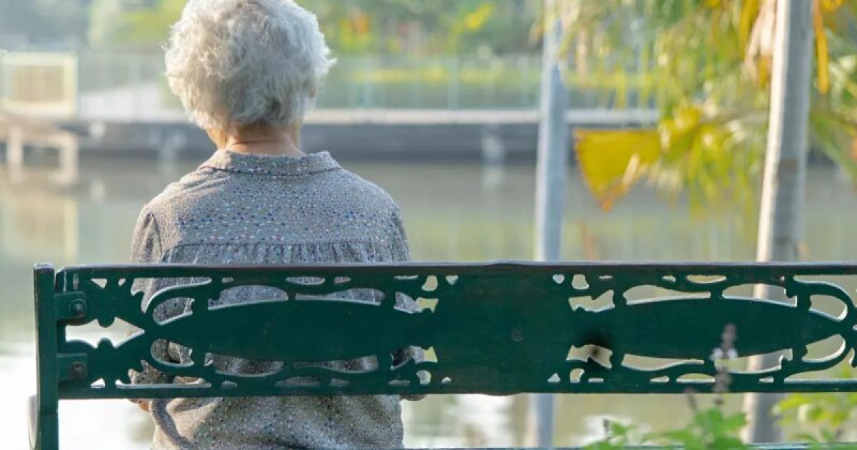 Pendant quatre ans, j’ai pris soin d’une vieille femme — la lettre qu’elle m’a laissée avant de mourir m’a brisé le cœur