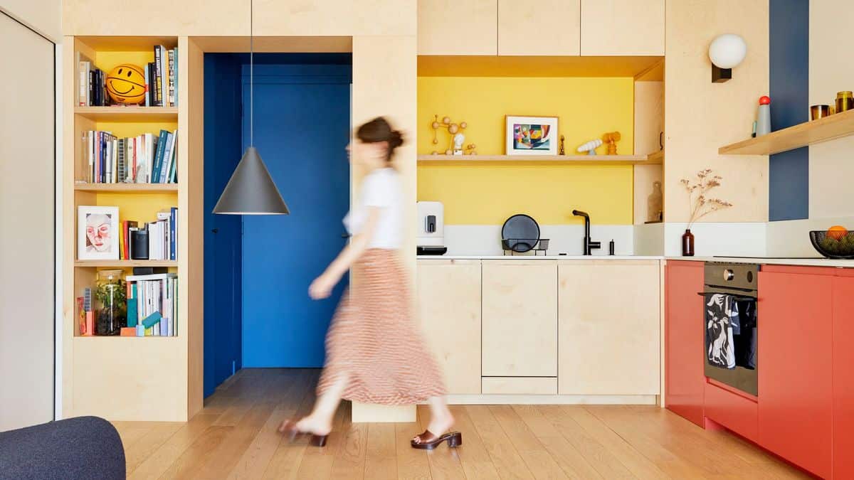 Intérieur chaleureux d'un appartement
