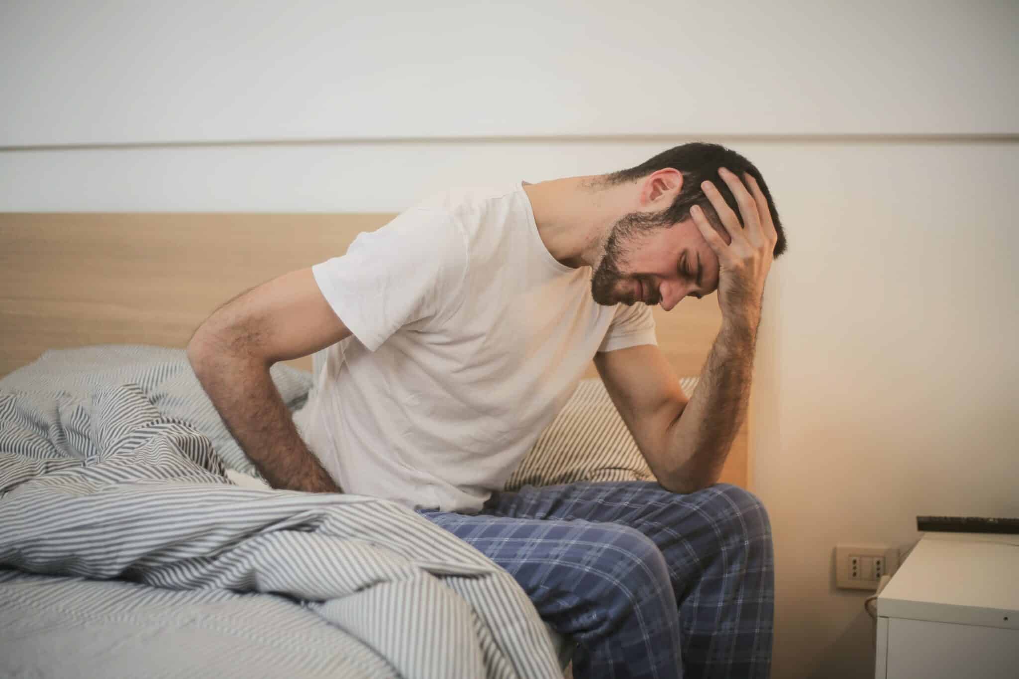 Femme malade au lit