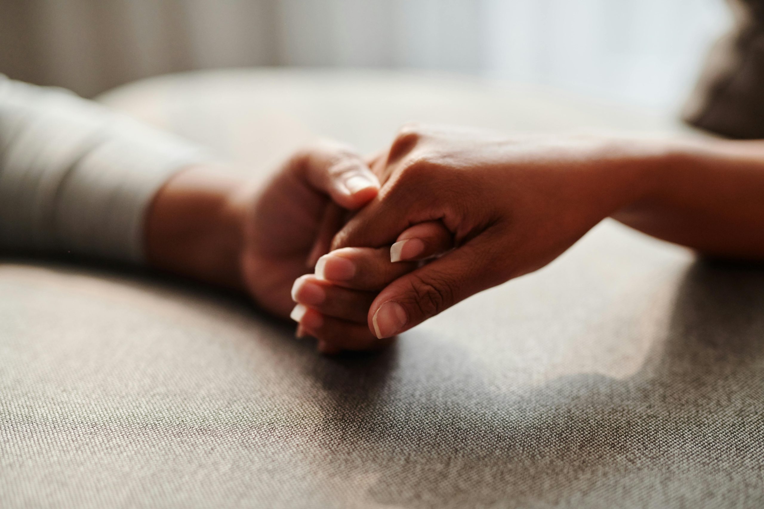 J’ai traité ma sœur de « bonne à rien » le jour de ma réussite — ce que j’ai découvert ensuite m’a brisée