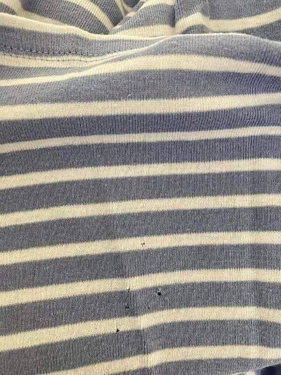 Pourquoi avons nous de mystérieux trous dans nos vêtements ?