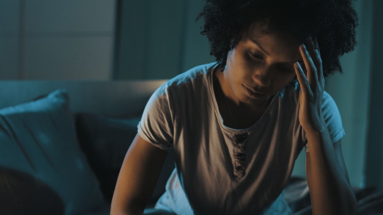 Pourquoi vos nuits sont-elles interrompues autour de 3h ou 4h du matin ? On vous explique tout.