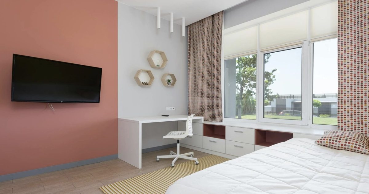 Pourquoi vous devriez débrancher la télévision de votre chambre d’hôtel immédiatement