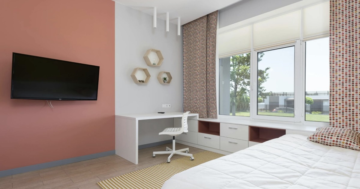 Pourquoi vous devriez débrancher la télévision de votre chambre d’hôtel immédiatement