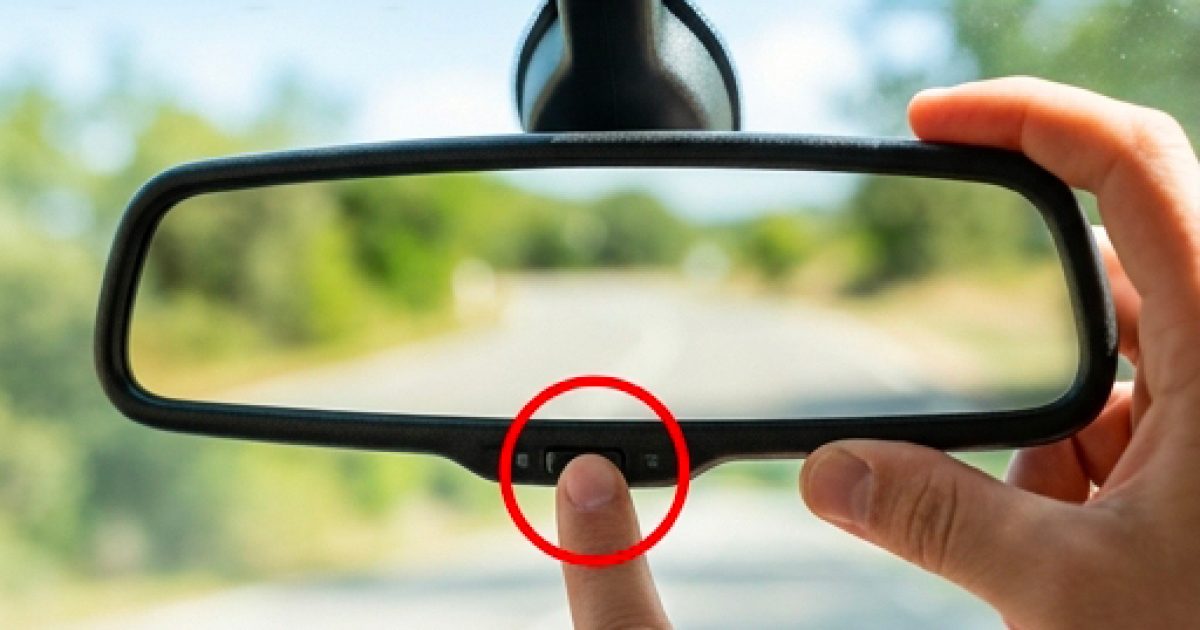 Presque personne n'utilise ce bouton sur le rétroviseur… mais tout le monde devrait le connaître