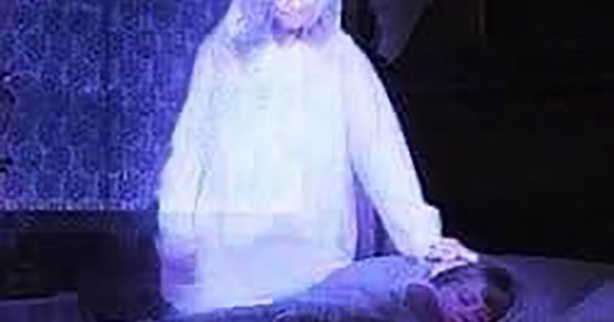 Que symbolise le fait qu’une personne décédée apparaisse dans votre rêve ?