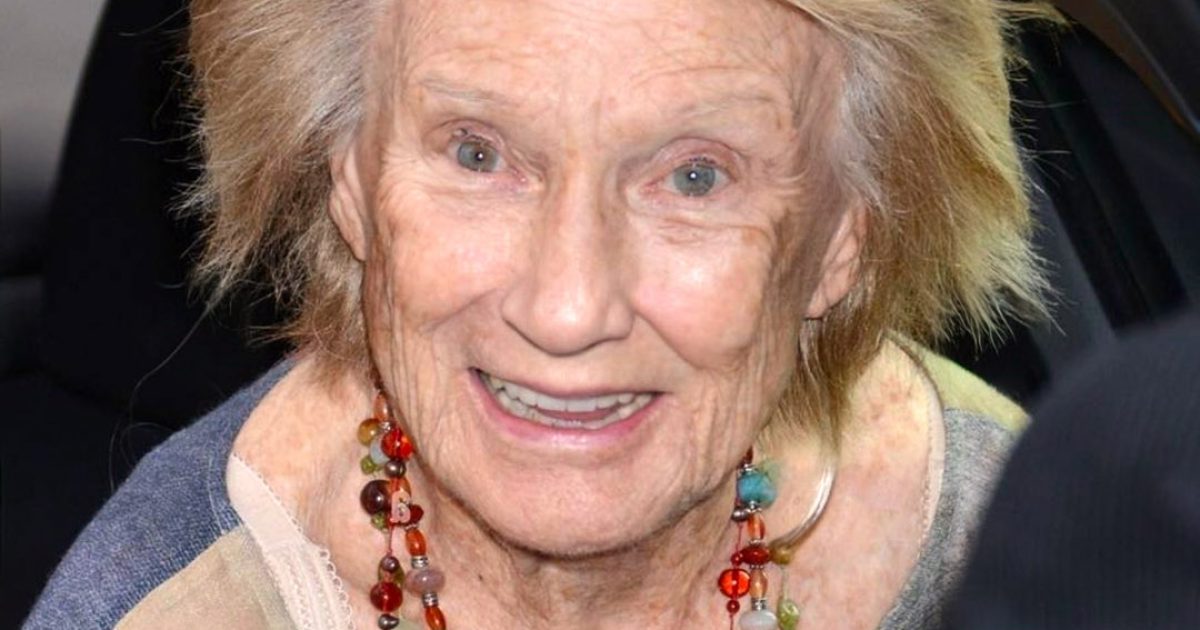 Qui est-elle ? Une photo d’archive rare d’une légende hollywoodienne fascine les fans !