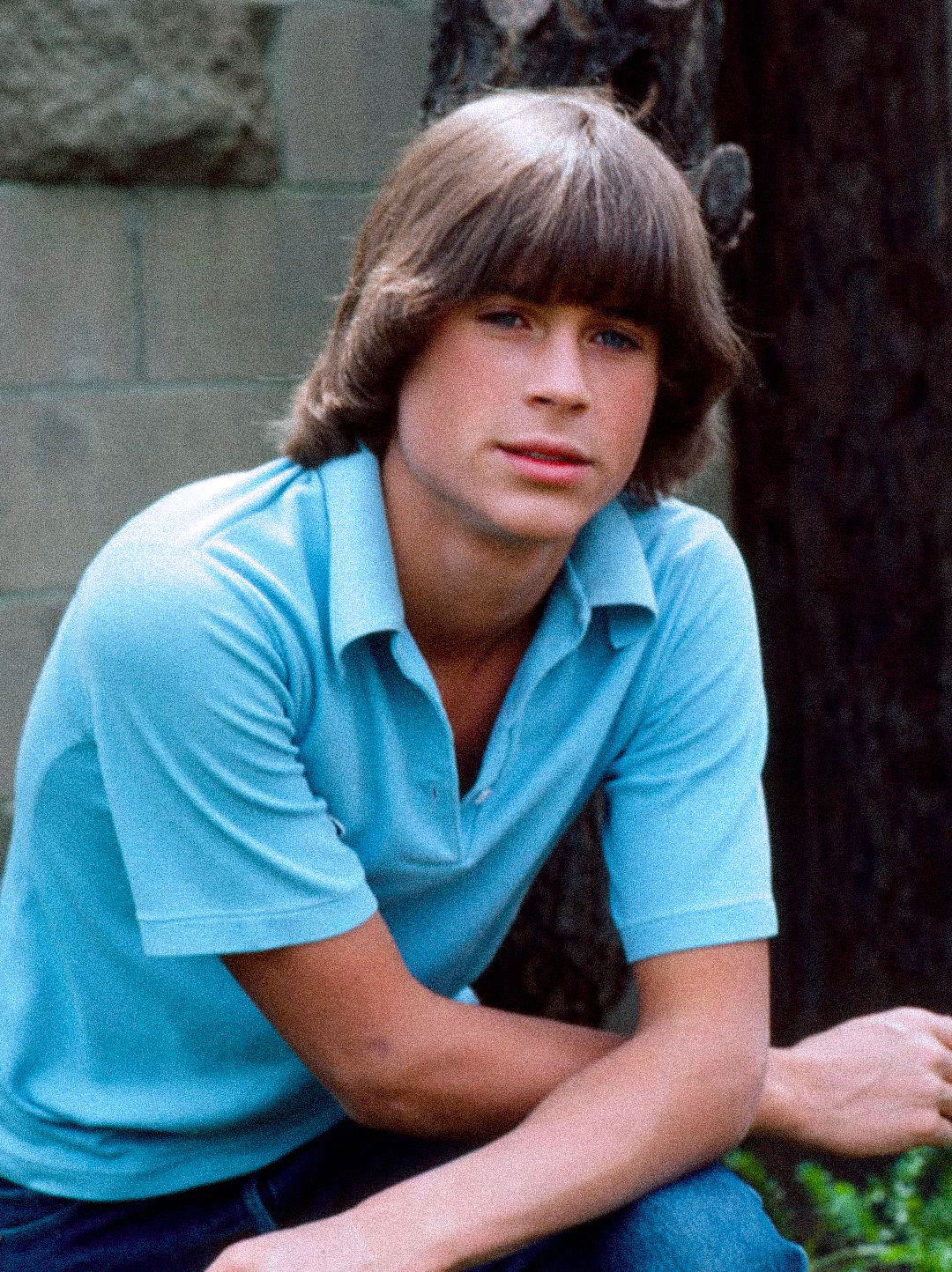 Qui est-il ? Une photo rare des débuts d’un futur célébrité hollywoodienne va vous surprendre !