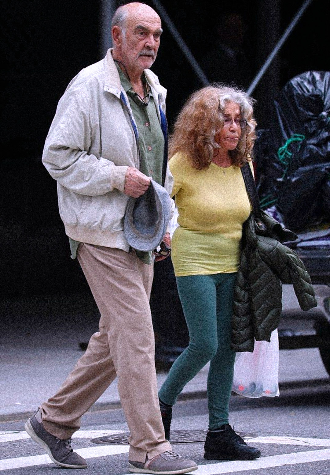 Rare apparition à New York ! L'acteur légendaire profite d'une promenade avec sa femme !