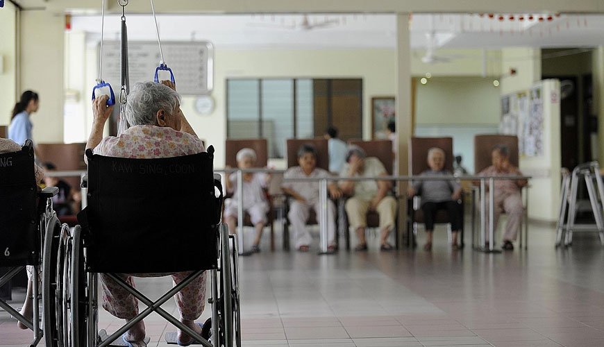 Vivre en Ehpad : 6 réalités déconcertantes que personne n’ose vous révéler avant d’y entrer