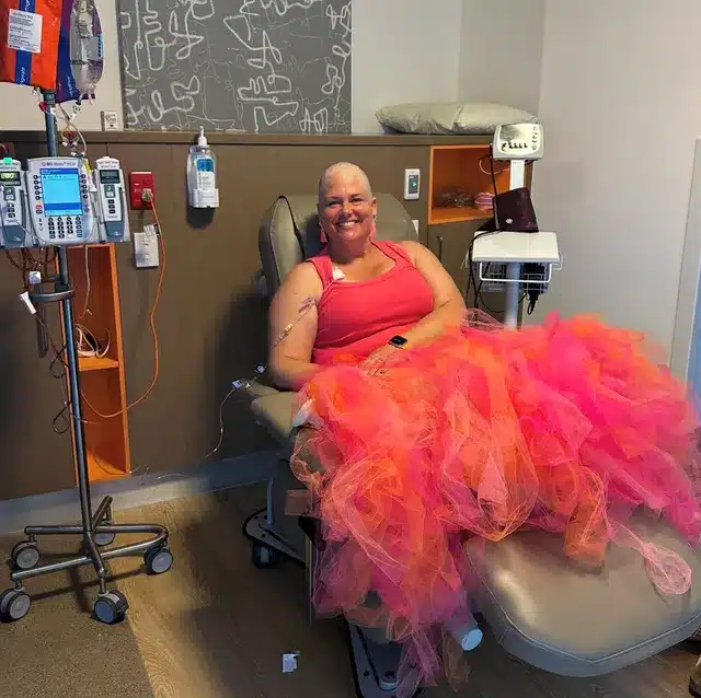 Cancer de stade 4 : à 47 ans, elle tire la sonnette d’alarme sur un signe anodin que tout le monde ignore