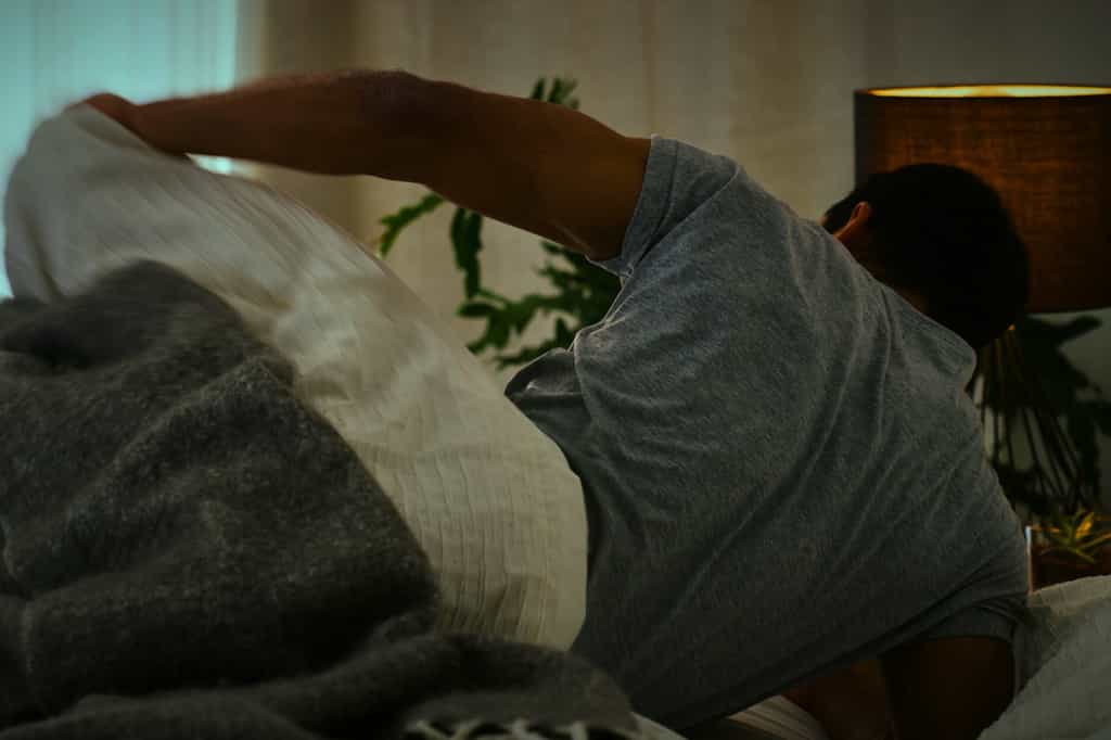 La nycturie n’est pas une fatalité : ces nuits entrecoupées par l’envie d’uriner méritent votre attention