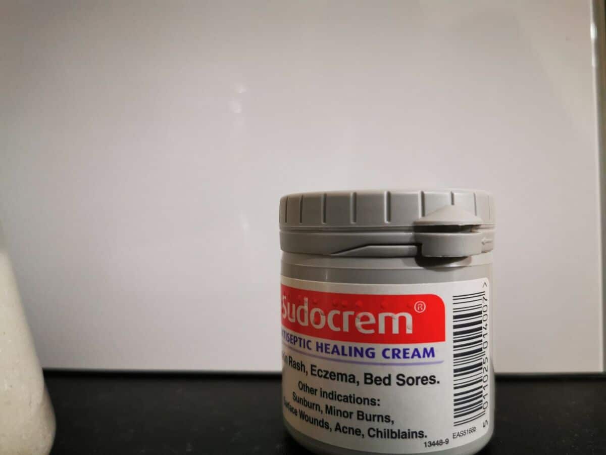 Pot de Sudocrem ouvert