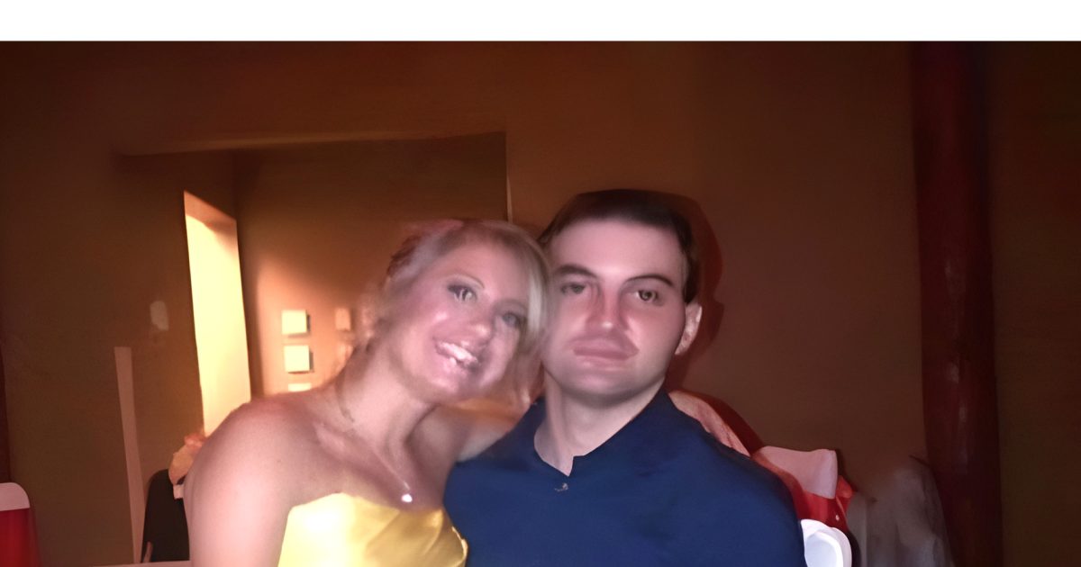 Sa femme décède subitement et quelques jours plus tard, il retrouve une photo
