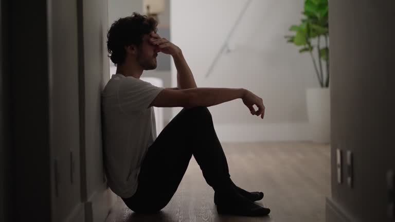 Depuis douze ans, mon mari s’évadait une semaine par an : j’ai découvert la vérité qui a brisé nos silences