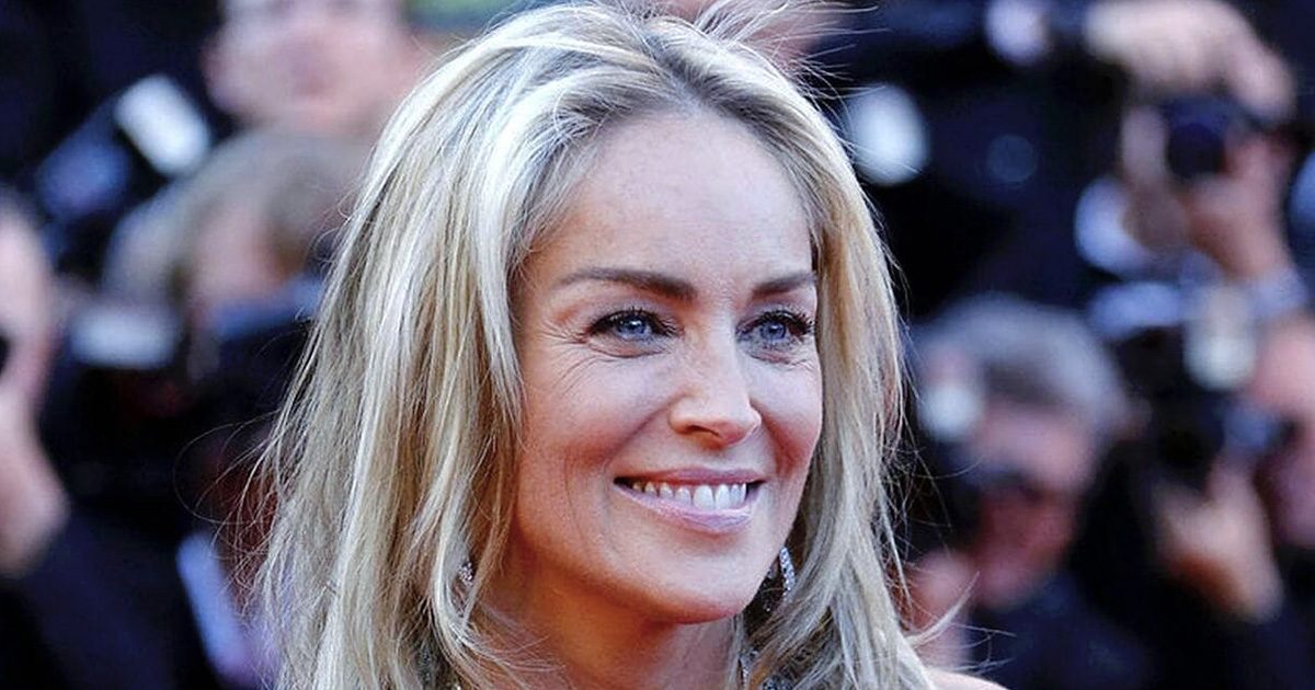 Sharon Stone, 66 ans, partage une vidéo en maillot et les critiques fusent