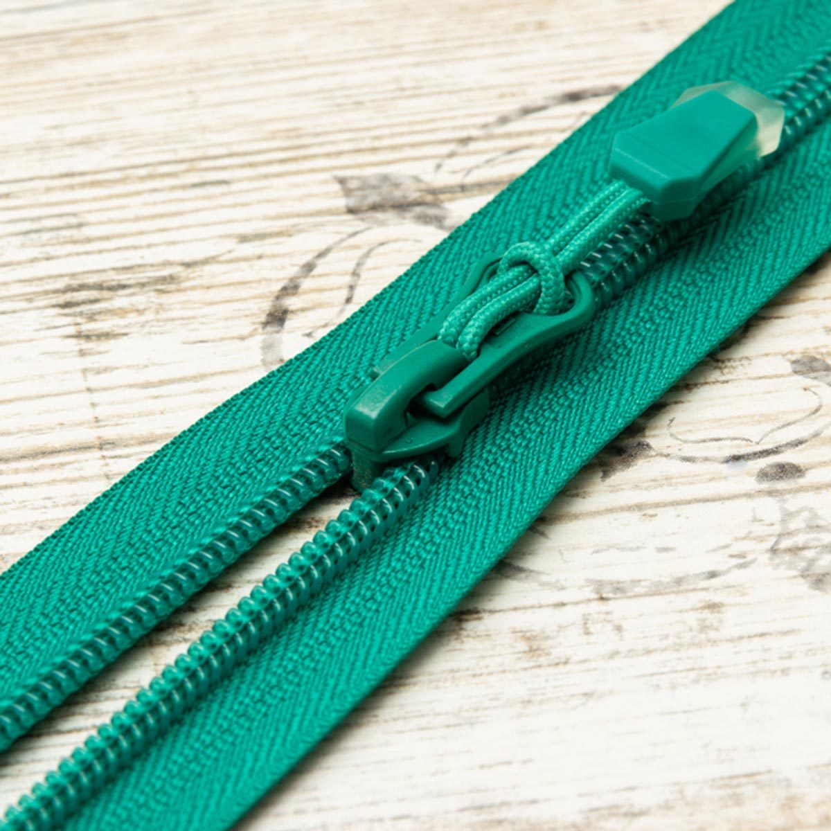 Fermeture éclair spirale en nylon vert