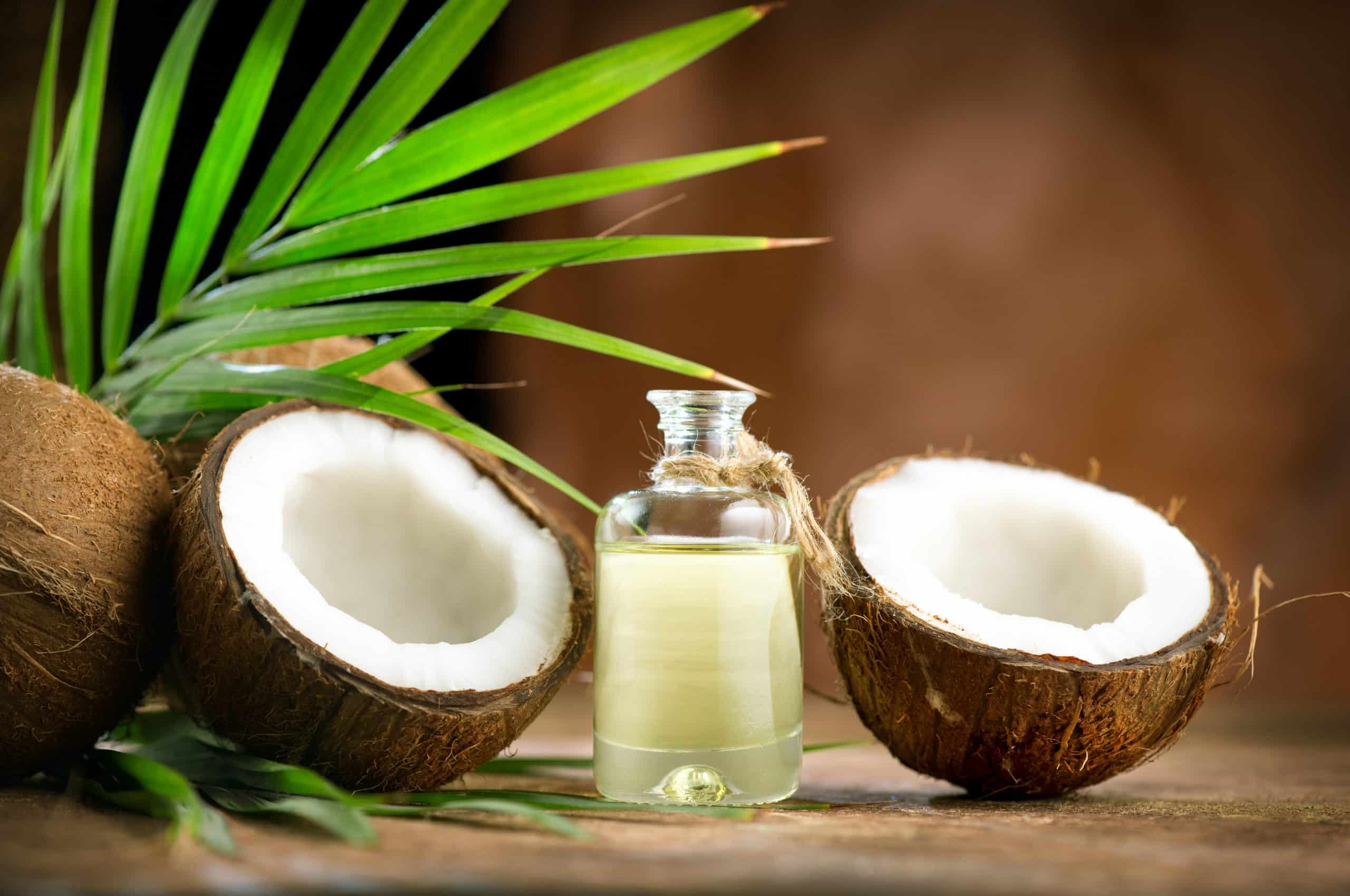 Huile de coco utilisée en bain de bouche