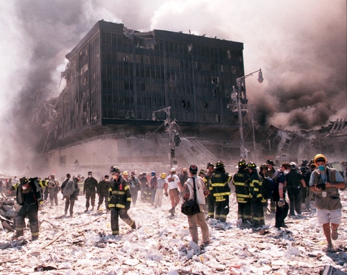 Une cassette oubliée refait surface : des images inédites du 11 septembre filmées depuis un angle jamais vu