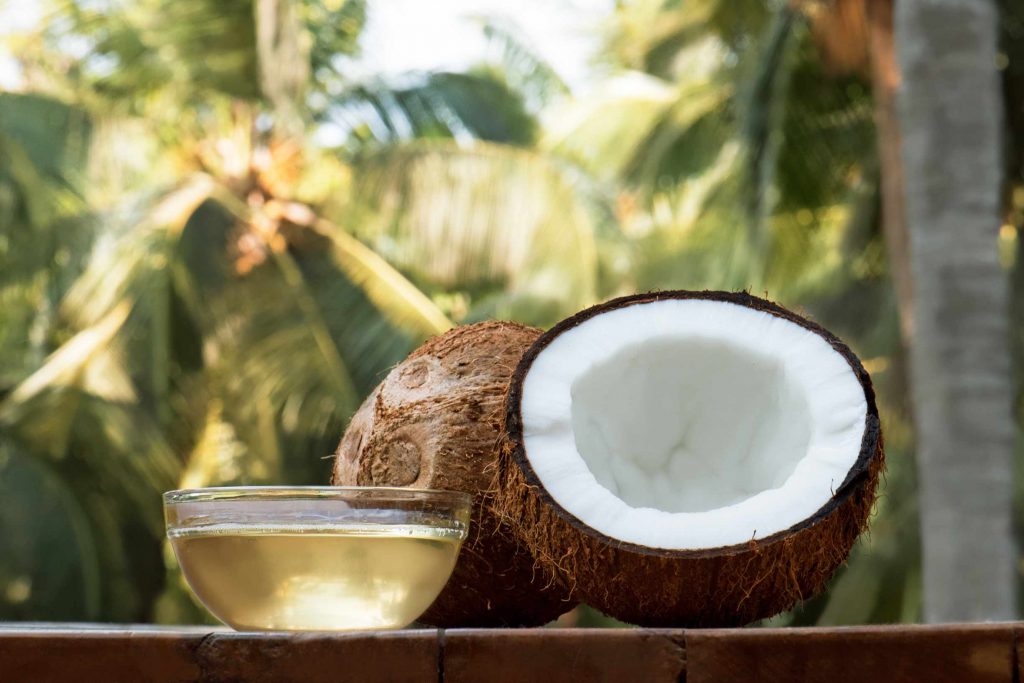 Bicarbonate de soude : 4 recettes maison qui estompent les taches brunes et ravivent l'éclat du teint