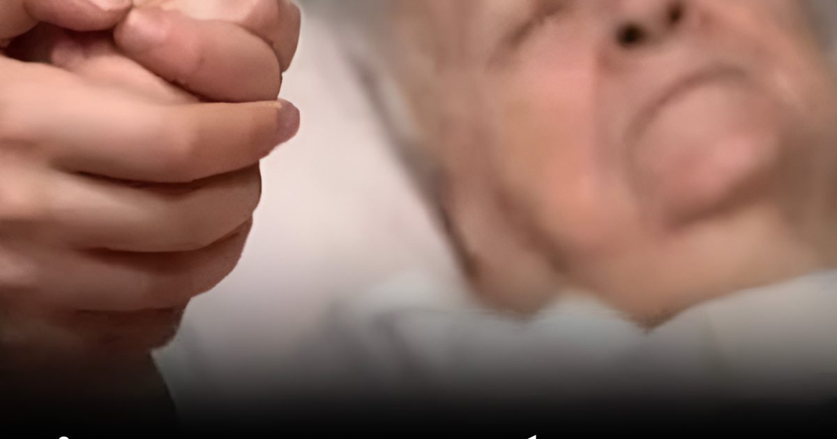 Si votre parent montre ces trois signes, cela peut indiquer que la fin est proche