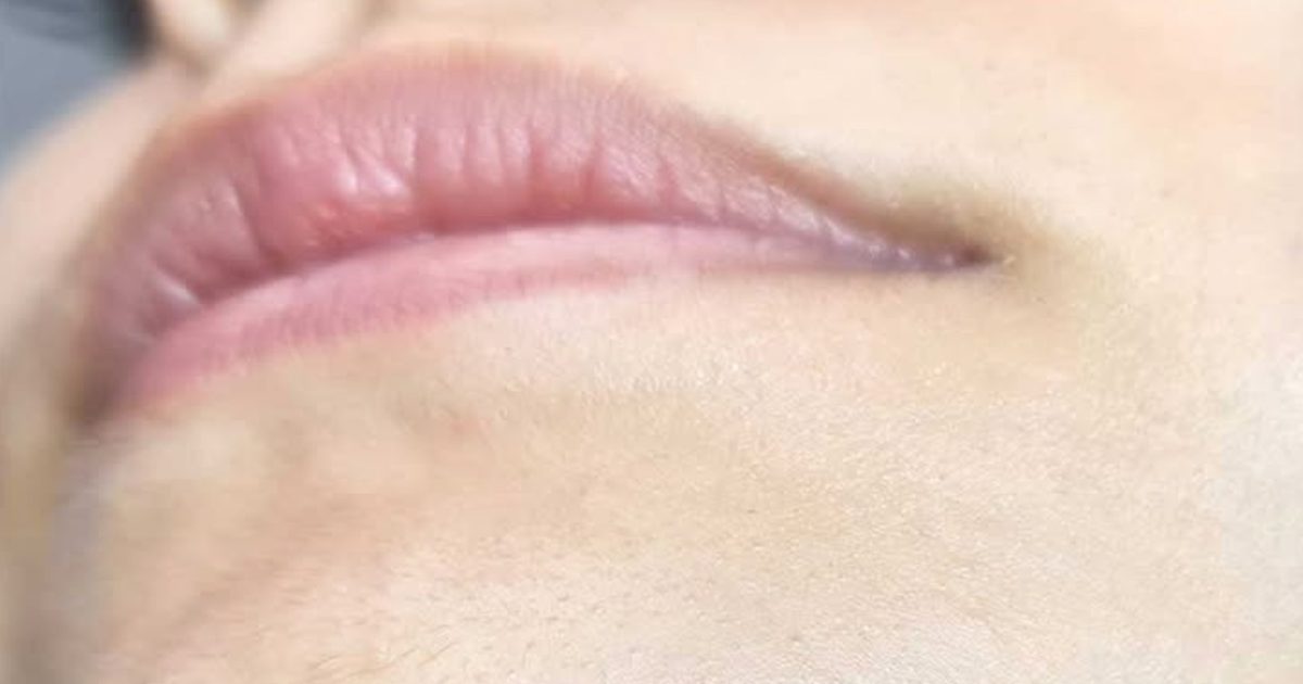 Si vous êtes une femme avec des poils au menton, soyez attentive. Voici ce que cela signifie