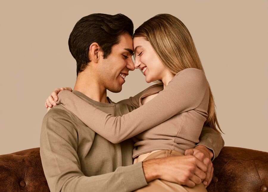 Couple enlacé