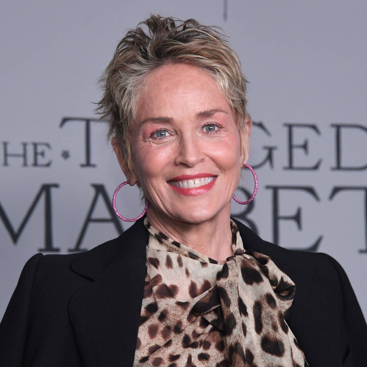 À 66 ans, Sharon Stone ose le bikini : sa réponse cinglante à ceux qui lui demandent de « se couvrir »